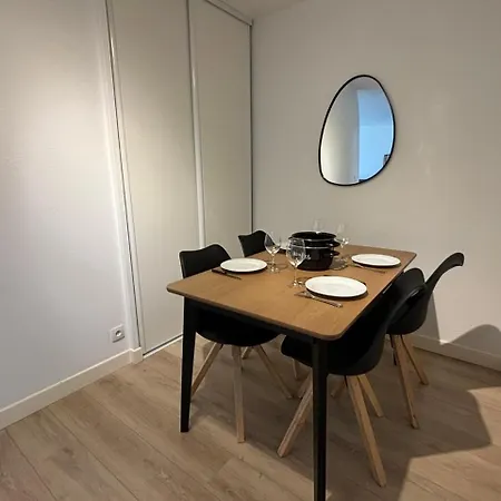Apartmán T2 Confort Entre Et Centre, A Pied *